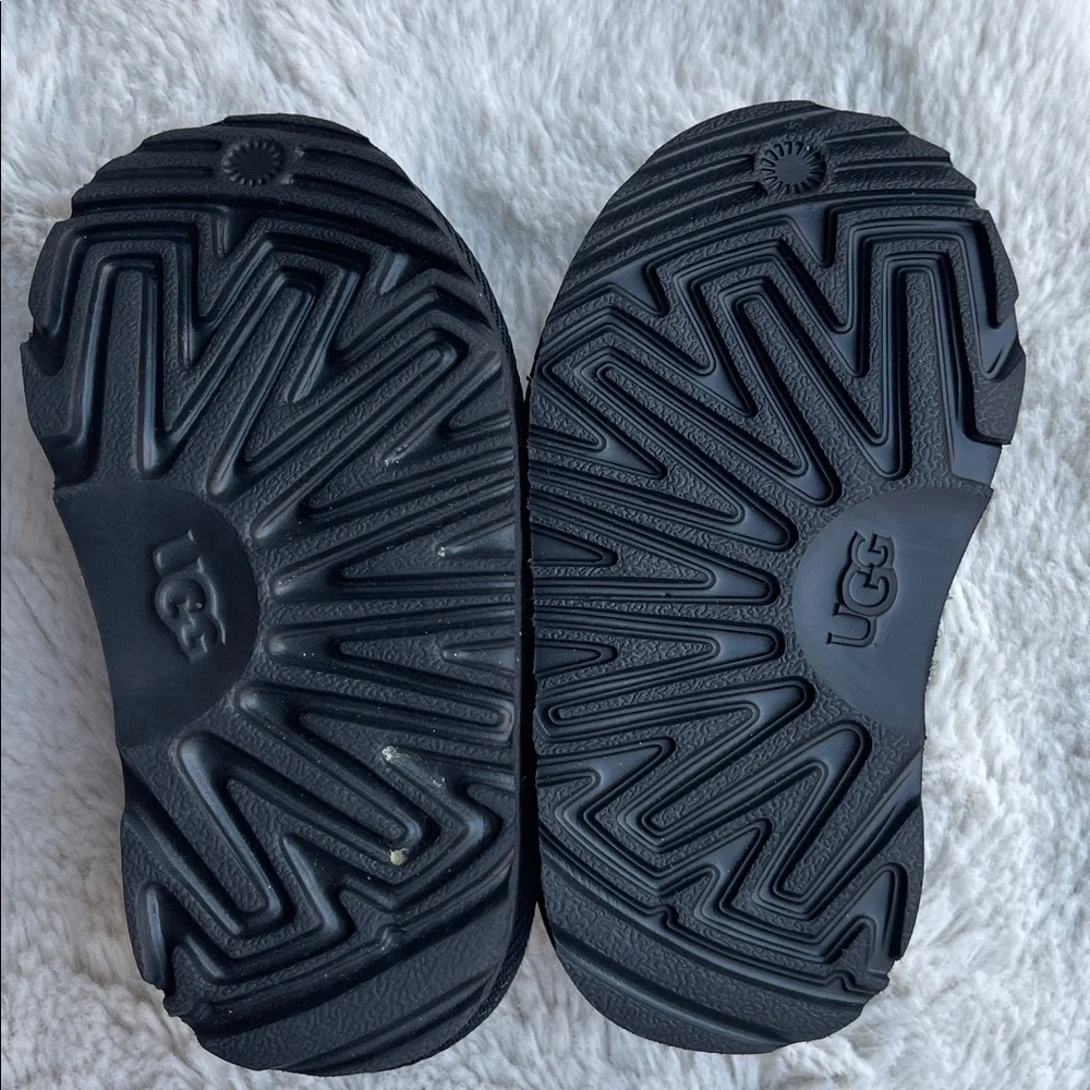 UGG Tasman II toddler slippers size 7